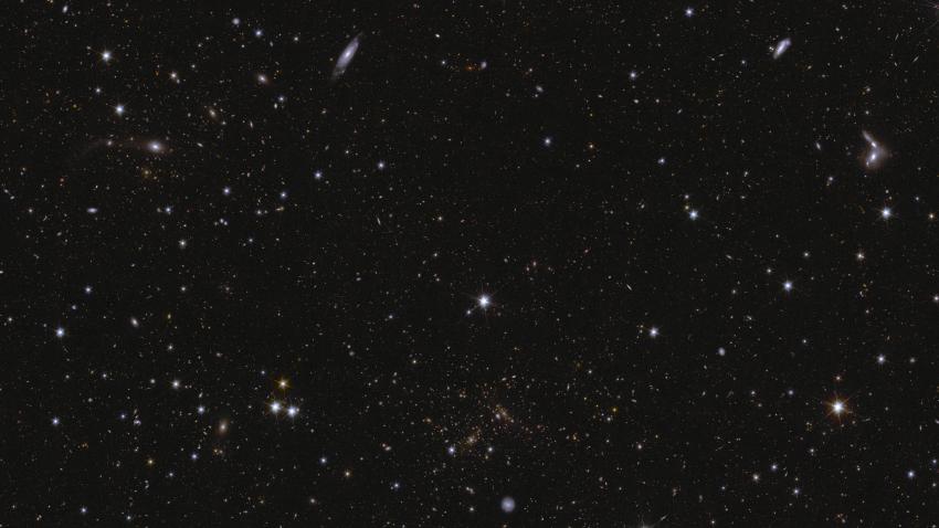 This image shows an area of Euclid’s Deep Field South. The area is zoomed in 70 times compared to the large mosaic.